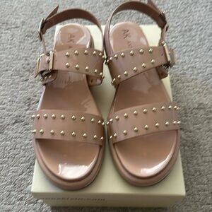 New never worn Anne Klein patent nude studded sandal size 9m